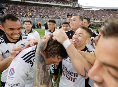 Jugadores de Colo-Colo celebrando.