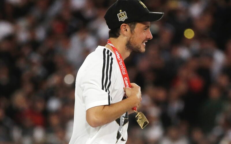 Rojas celebrando la 33.