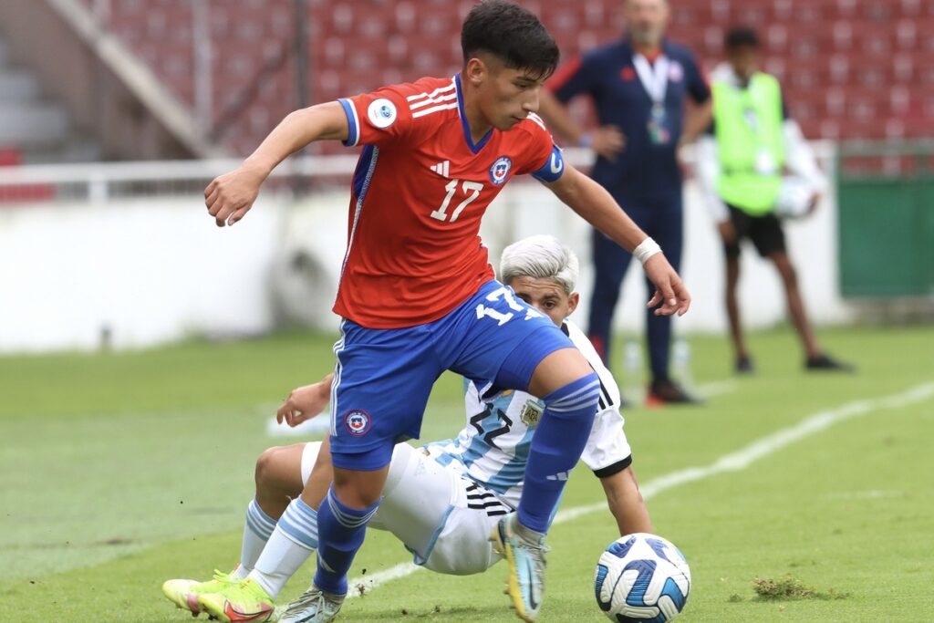 Marchant con los colores de La Roja Sub-17.