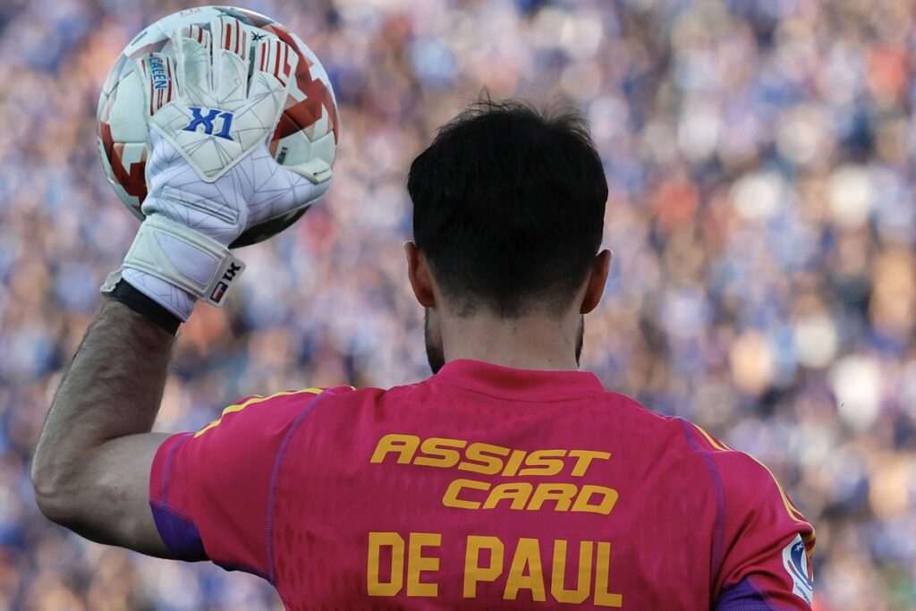 De Paul vistiendo los colores de Colo-Colo