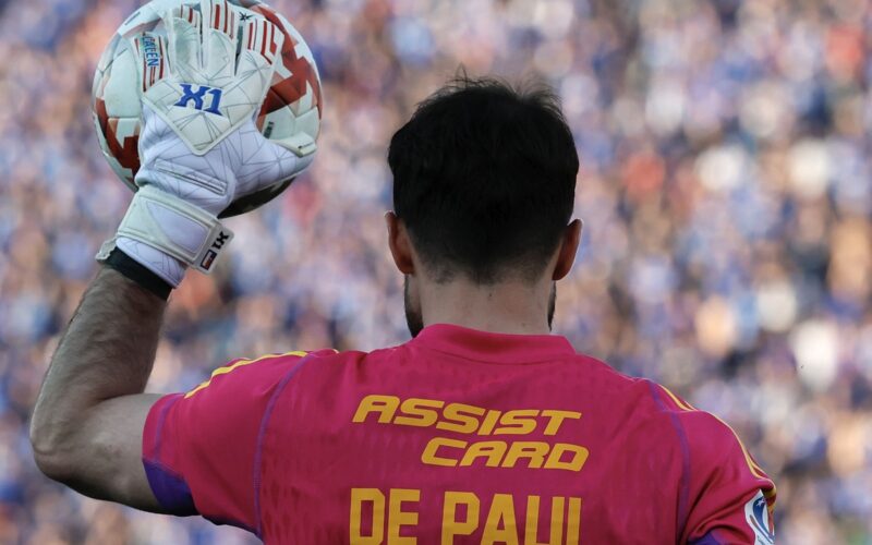 De Paul vistiendo los colores de Colo-Colo