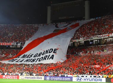 Futbol, River Plate vs Colo Colo. Cuartos de Final, Copa Libertadores 2024. Hinchas de River Plate durante el partido de copa libertadores contra Colo Colo disputado en el estadio Monumental en Buenos Aires, Argentina. 24/09/2024 Alejandro Pagni/Photosport Football, River Plate vs Colo Colo. Quarter finals, Copa Libertadores 2024. River Plate fans during the copa libertadores match against Colo Colo at the Monumental stadium in Buenos Aires, Argentina. 24/09/2024 Alejandro Pagni/Photosport