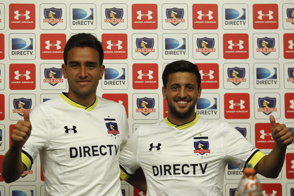 Futbol, Presentación nuevos jugadores de Colo Colo. Los nuevos jugadores de Colo Colo, el defensor Matias Zaldivia y Martiin Toso son presentados por el presidente del club Anibal Mosa en la sala de prensa del estadio Monumental de Santiago, Chile. 22/01/2016 Marcelo Hernandez/Photosport***** Football, Colo Colo's new players Matias Zaldivia and Martiin Toso are president by Anibal Mosa during the press media at Monumental stadium in Santiago, Chile. 22/01/2011 Marcelo Hernandez/Photosport