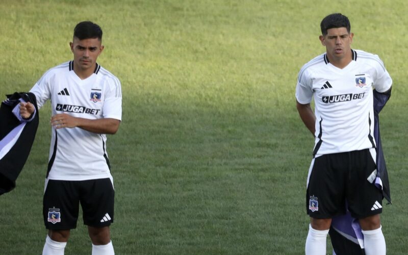 Pizarro y Pavez en la presentación de camiseta.