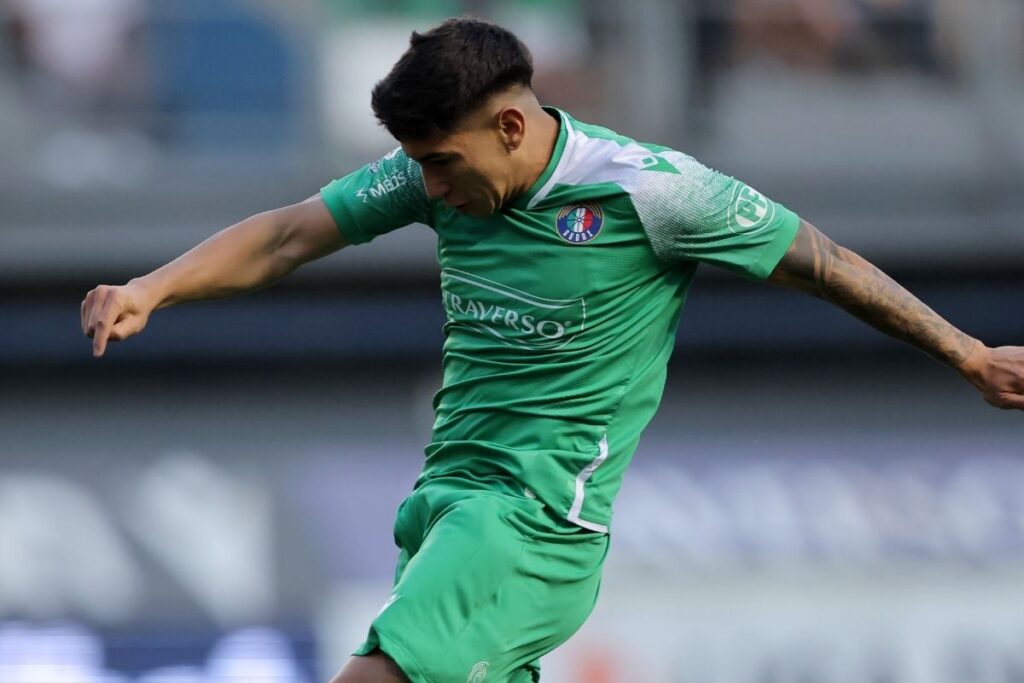 Colo-Colo y Universidad de Chile estarían interesados en Esteban Matus