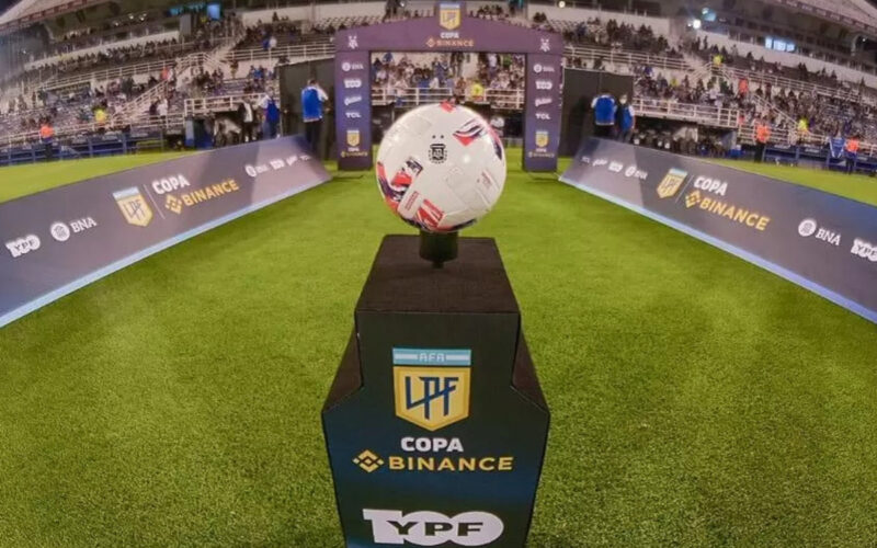 Balón del Torneo Argentino.
