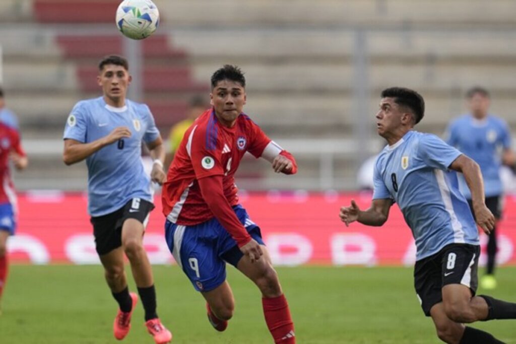 Pizarro defendiendo a La Roja Sub-20