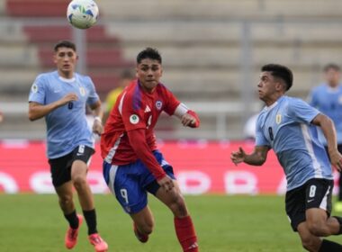 Pizarro defendiendo a La Roja Sub-20