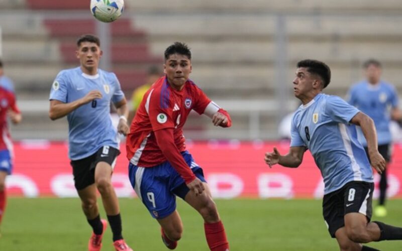 Pizarro defendiendo a La Roja Sub-20