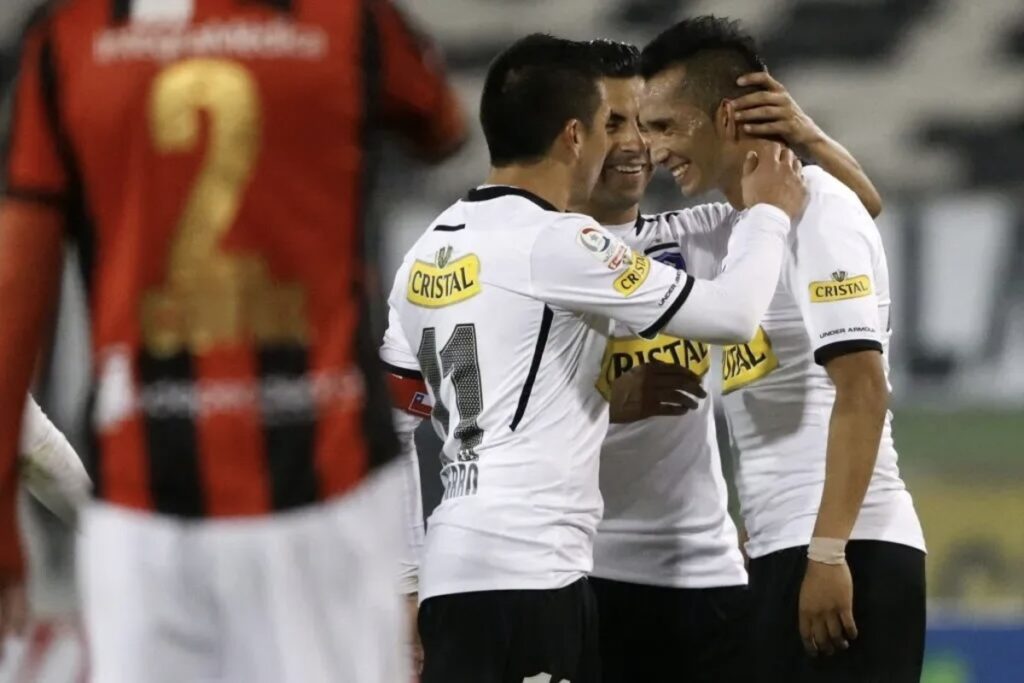 Fierro, Maldonado y Toro celebrando ante Rangers.