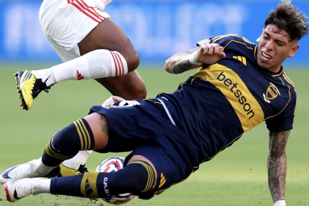 Palacios contra Benfica por el Mundial de Clubes.