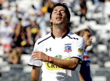 Jaime Valdés defendiendo los colores de Colo-Colo.
