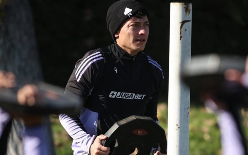 Zavala entrenando en Colo-Colo.