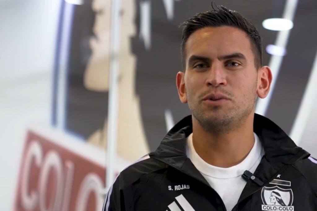 Vegas hablando con los medios de Colo-Colo.