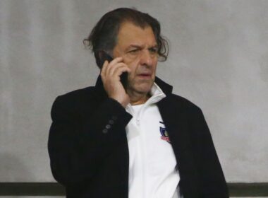 Primer plano a Aníbal Mosa durante un partido de Colo-Colo