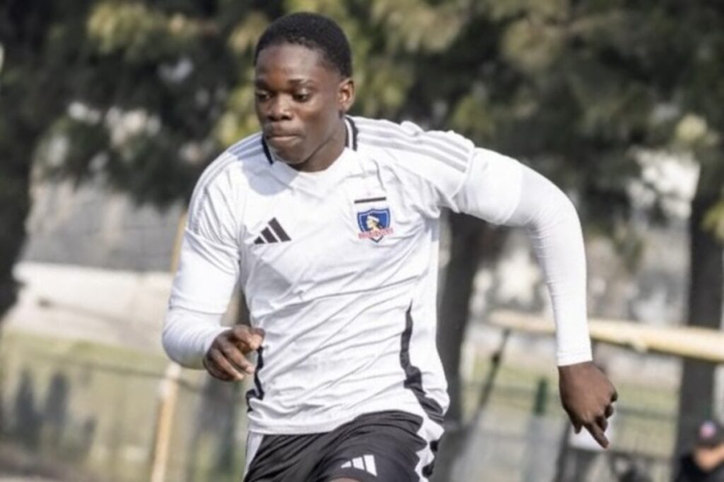 Manley Clerveaux jugando para Colo-Colo Proyección.