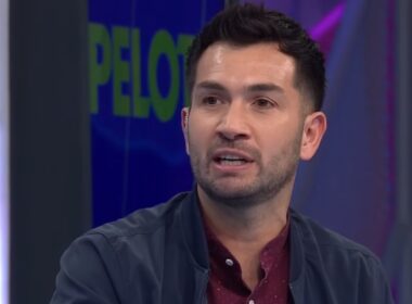 Carlos Villanueva como comentarista en el programa "Pelota Parada" de TNT Sports.