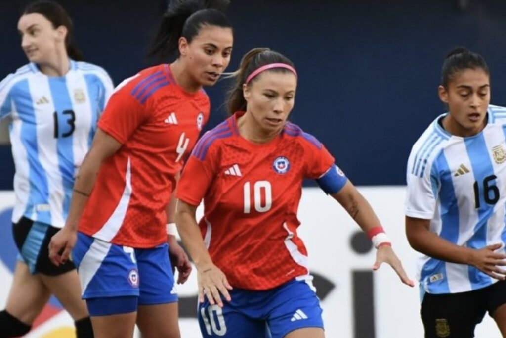 Yanara Aedo por la Selección Chilena ante Argentina en un amistoso.