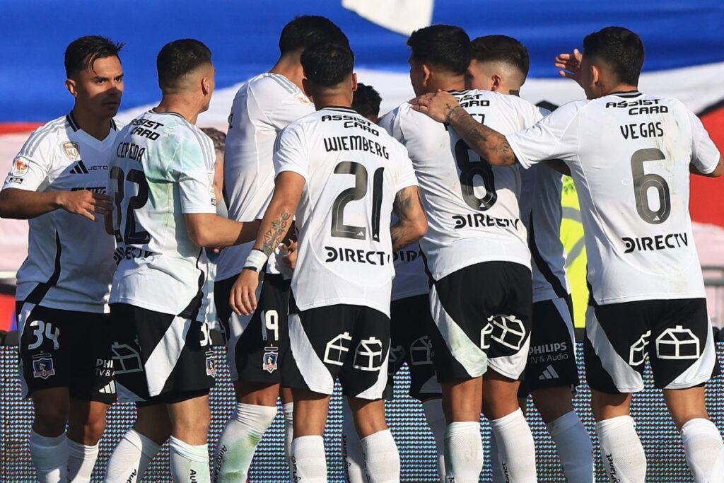 Colo-Colo celebrando ante la U