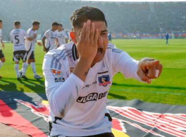 Claudio Aquino celebrando su gol contra Universidad de Chile.