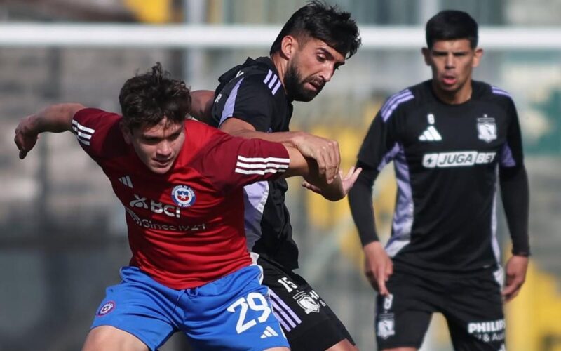 Emiliano Amor y Esteban Pavez en el partido de Colo-Colo vs La Roja Sub-20