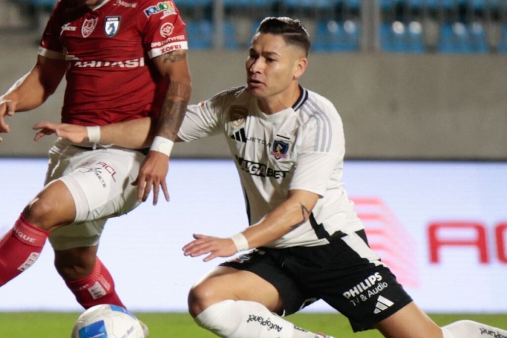Marcelo Vega pide la salida de Óscar Opazo