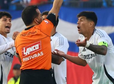 Esteban Pavez expulsado Superclásico