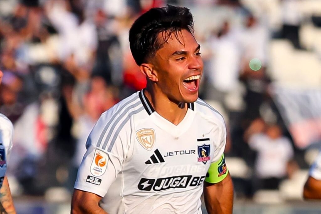 Vicente Pizarro celebrando su gol ante Deportes La Serena.