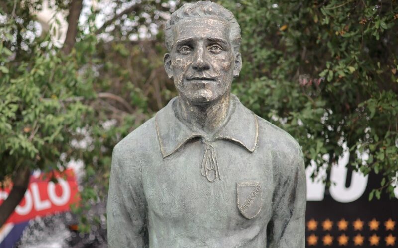 Estatua David Arellano