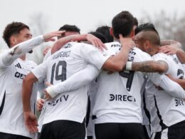 Jugadores de Colo-Colo celebrando el gol convertido a O'higgins.