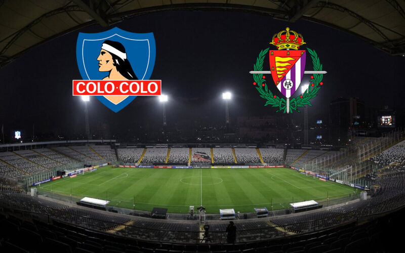 Estadio Monumental junto a los escudos de Colo-Colo y Real Valladolid.