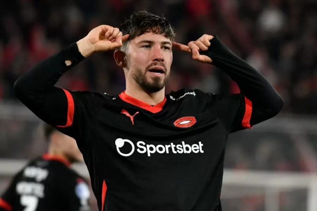 Loyola jugando por Independiente.