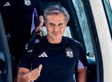 Primer plano a Fernando Vergara con camiseta de Colo-Colo durante la Gira Centenario.