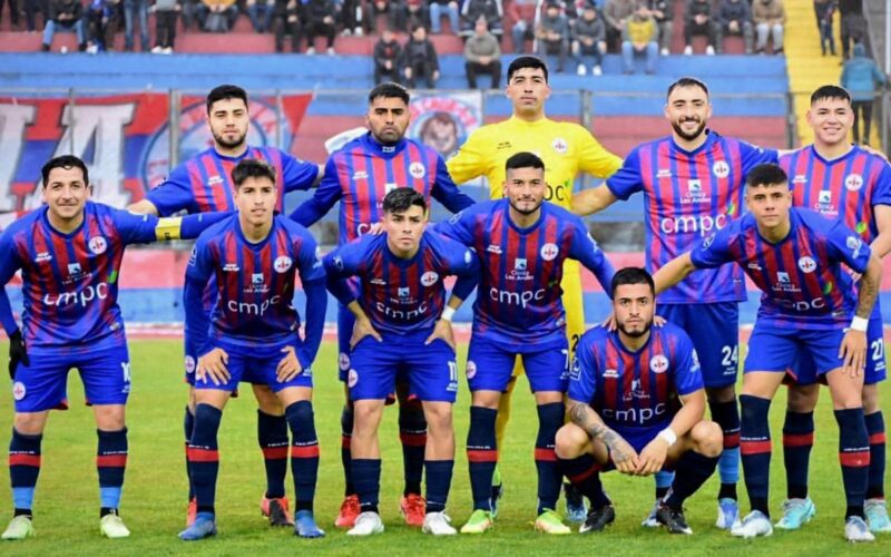 Formación Deportes Iberia durante la temporada 2023.