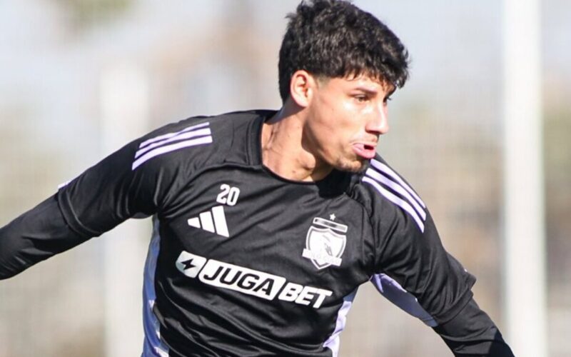 Alexander Oroz entrenando en Colo-Colo.