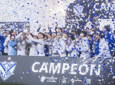 Vélez Campeón Recopa Internacional.