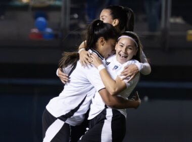 Colo-Colo Femenino Juvenil celebrando un gol.