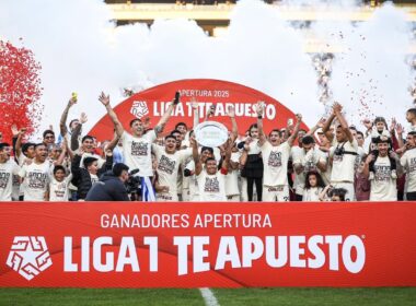 Costa campeón con Universitario.