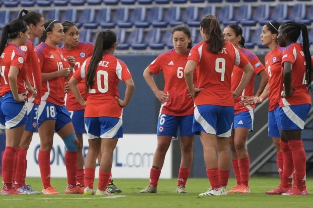 Selección Chilena Femenina triste tras quedar fuera de Copa América.