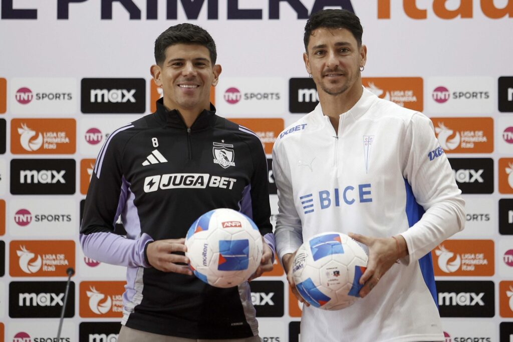 Pavez y Zampedri en la conferencia de capitanes.
