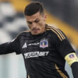 Primer plano de Lucas Cepeda jugando un partido entre Colo-Colo y Real Valladolid.