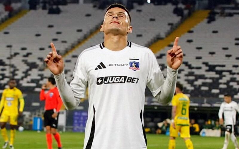 Lucas Cepeda celebrando un gol ante Atlético Bucaramanga.