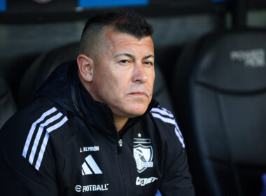 Futbol, Audax Italiano vs Colo Colo. Fecha 15, Liga de Primera 2025. El entrenador de Colo Colo Jorge Almiron, es fotografiado contra Audax Italiano durante el partido de primera division disputado en el estadio Bicentenario de La Florida en Santiago, Chile. 22/06/2025 Felipe Zanca/Photosport Football, Audax Italiano vs Colo Colo. 15st turn, 2025 First division league. Colo ColoÕs head coach Jorge Almiron, is pictured against Audax Italiano during the first division match held at the Bicentenario de La Florida stadium in Santiago, Chile. 22/06/2025 Felipe Zanca/Photosport
