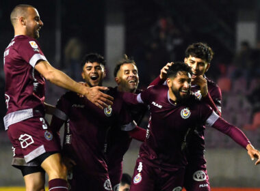 Jugadores de Deportes La Serena celebrando el gol de Jeyson Rojas.