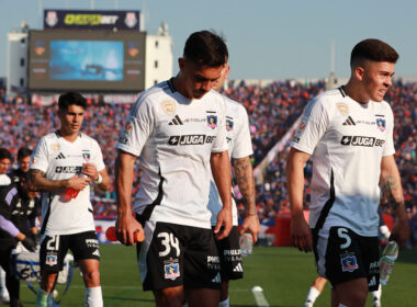 Futbol, Universidad de Chile vs Colo Colo Fecha 7, Liga de Primera 2025 Los jugadores de Colo Colo lamentan la derrota durante un partido de primera division contra Universidad de Chile disputado en el estadio Nacional en Santiago, Chile. 12/07/2025 Felipe Zanca/Photosport Football, Universidad de Chile vs Colo Colo 7th turn, First Division League 2025 Colo Colo players reacst after loosing during a first division match against Universidad de Chile at the Nacional stadium in Santiago, Chile. 12/07/2025 Felipe Zanca/Photosport
