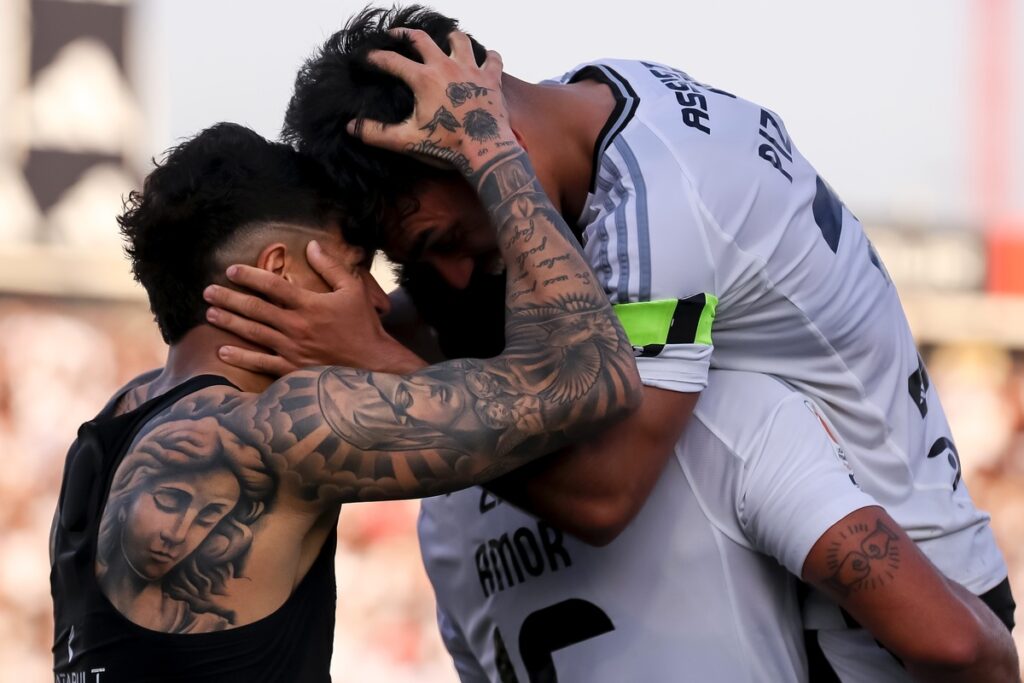Los jugadores de Colo-Colo celebrando el gol del triunfo sobre Deportes La Serena.