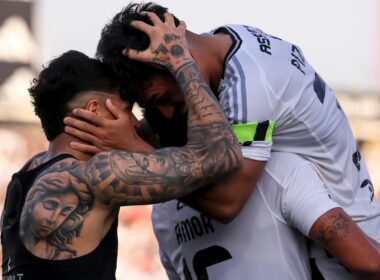 Los jugadores de Colo-Colo celebrando el gol del triunfo sobre Deportes La Serena.