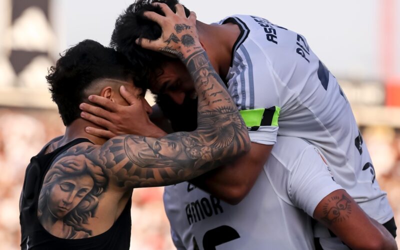 Los jugadores de Colo-Colo celebrando el gol del triunfo sobre Deportes La Serena.