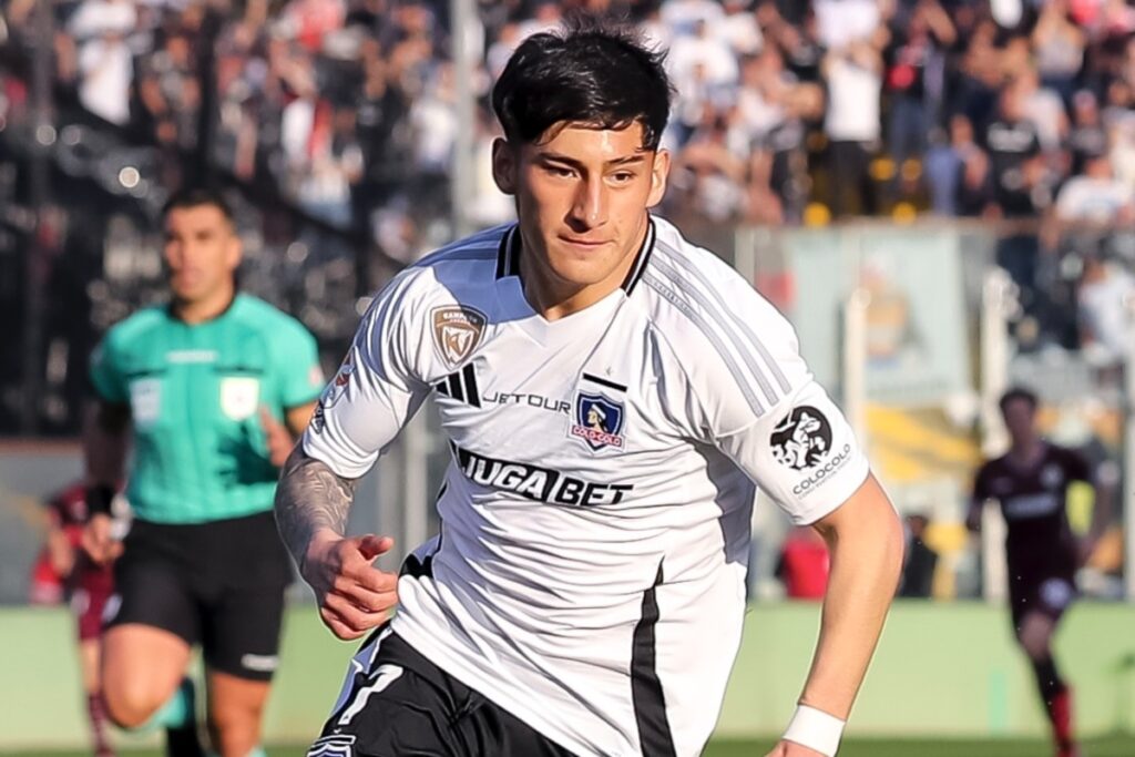 Francisco Marchant jugando contra Deportes La Serena por Colo-Colo.