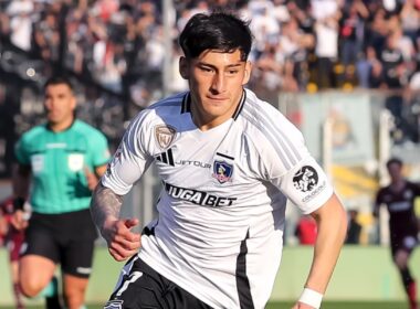 Francisco Marchant jugando contra Deportes La Serena por Colo-Colo.